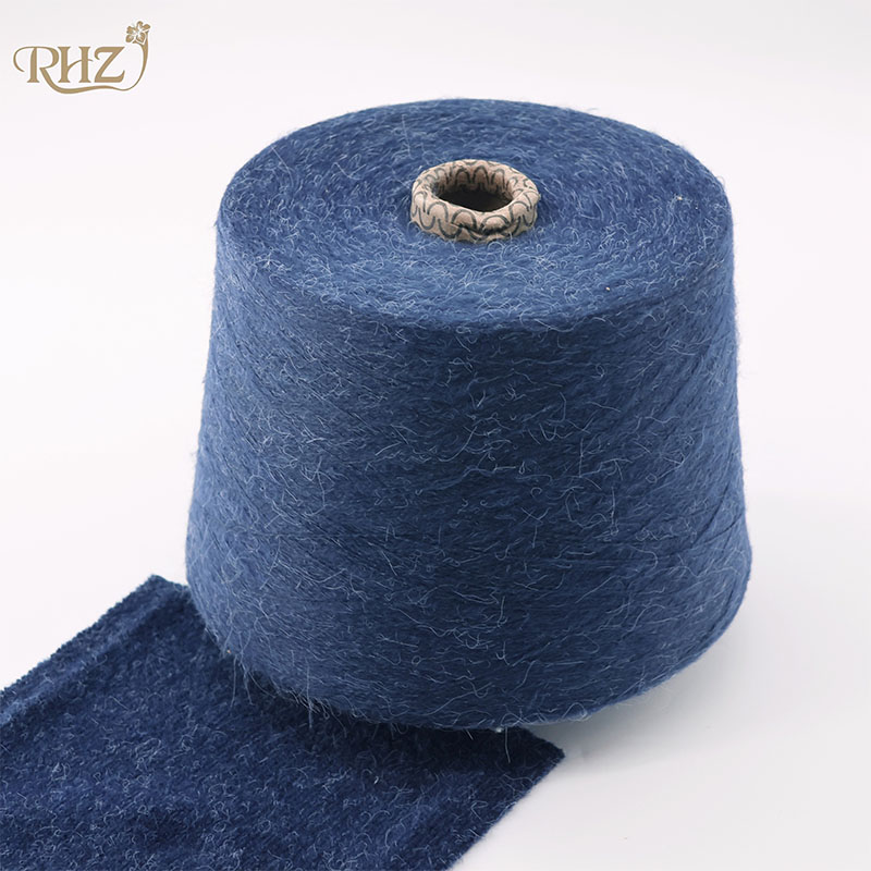 Hilo cepillado de terciopelo suave azul profundo